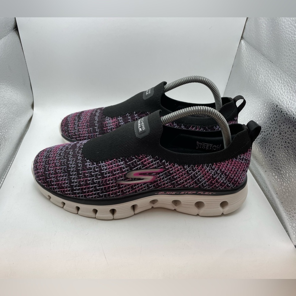 Skechers Go Glide Step Flex women’s slip on sneakers size 8.5